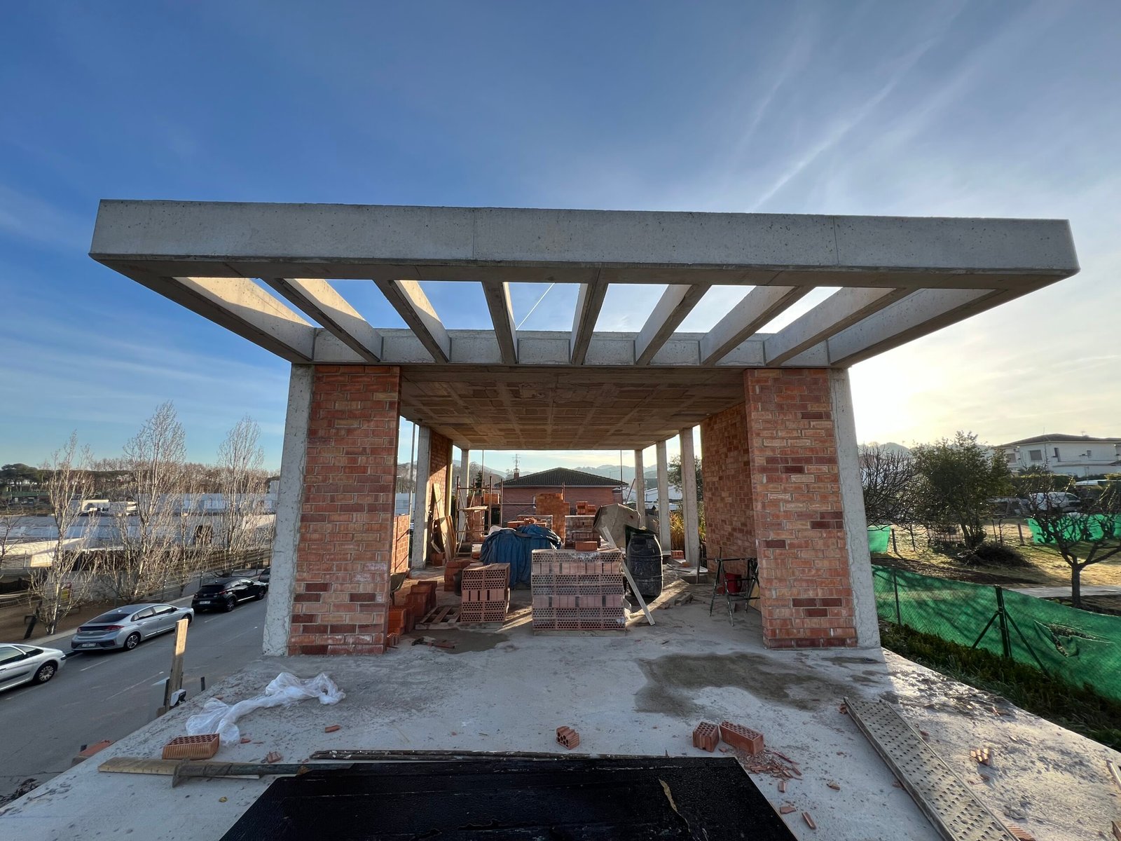 Estructura levantada con la p&eacute;rgola