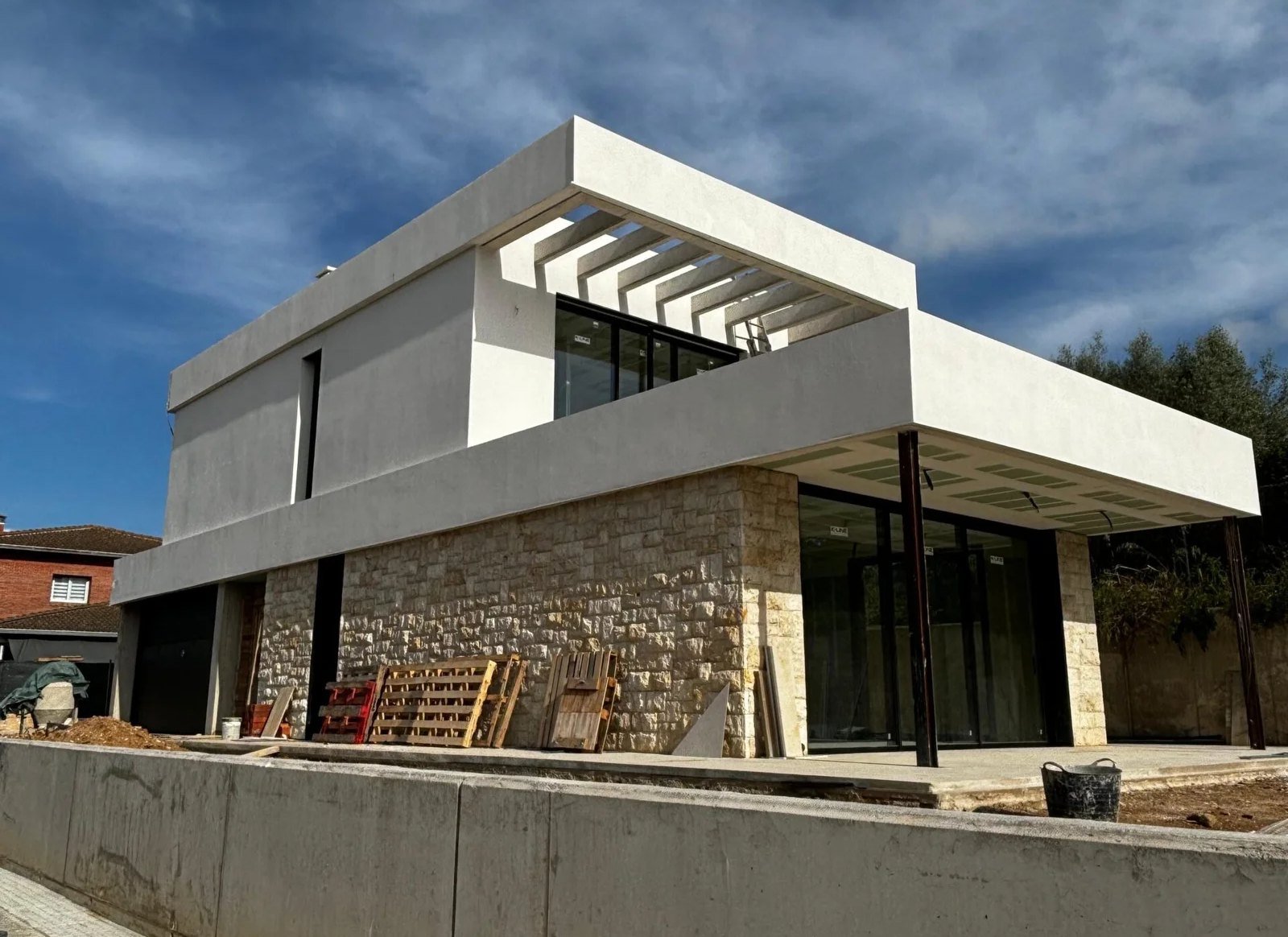 Vivienda unifamiliar de obra nueva construida por Grupo RUF 93 en Montorn&egrave;s del Vall&egrave;s